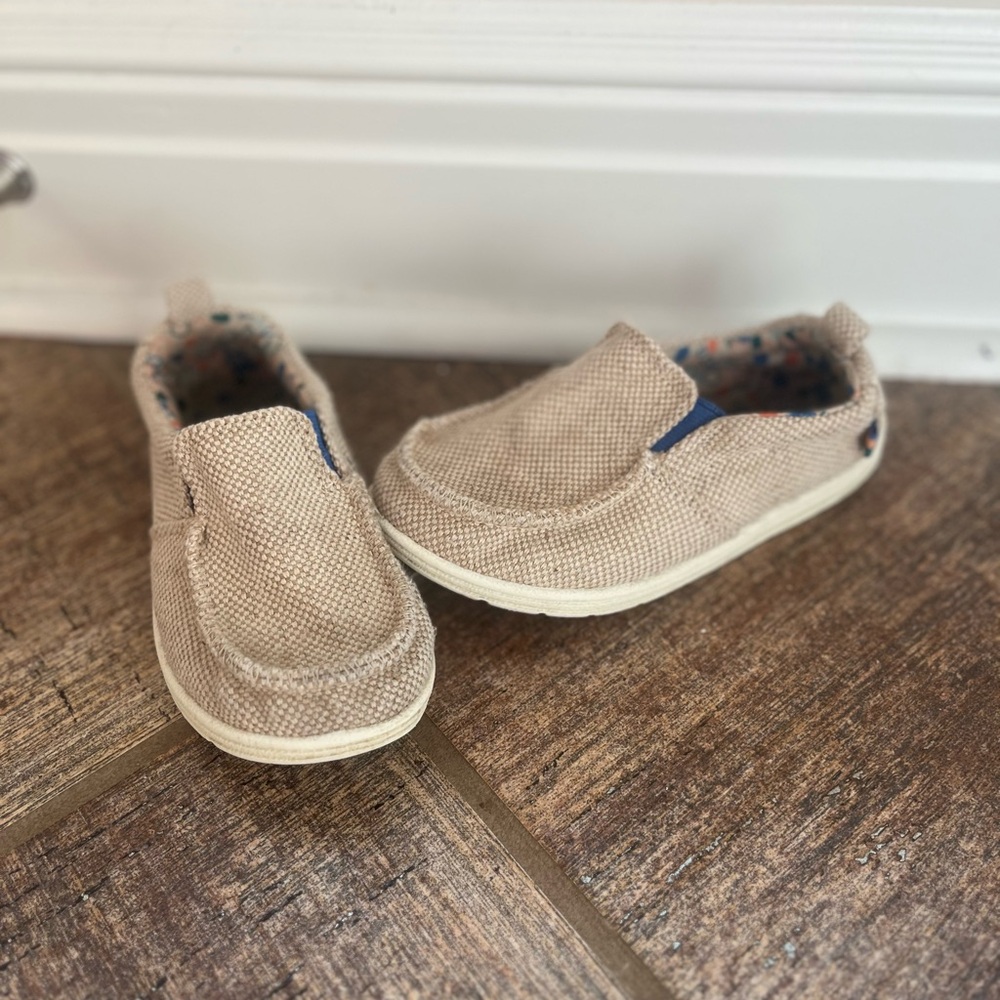 Toddler “HeyDude” type shoes